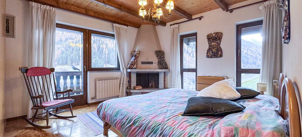 Camera padronale con camino