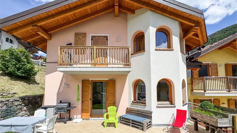 Trilocale con garage, giardino e bonus