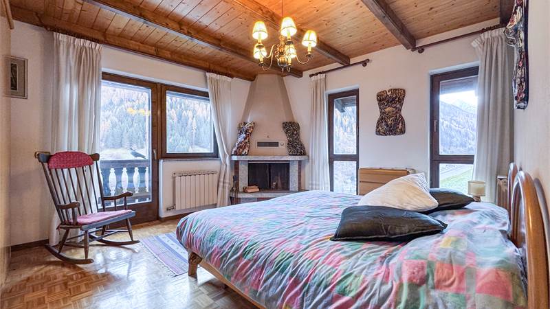 Appartamento con giardino privato, mansarda, taverna e sauna