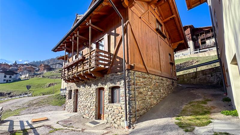 Maso indipendente con giardino a Rabbi