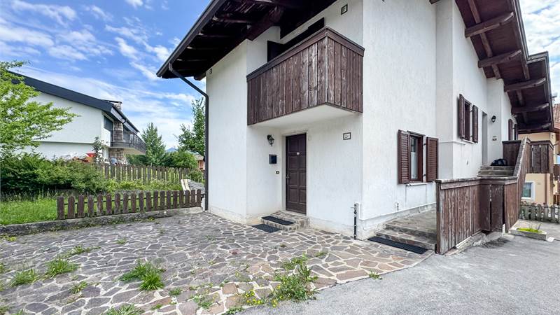 3 Appartamenti con giardino a Smarano