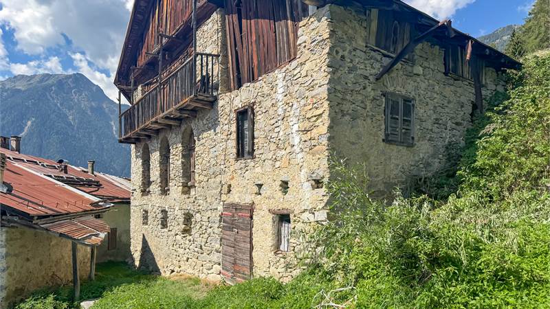 Maso e appartamento antichi in Val di Rabbi